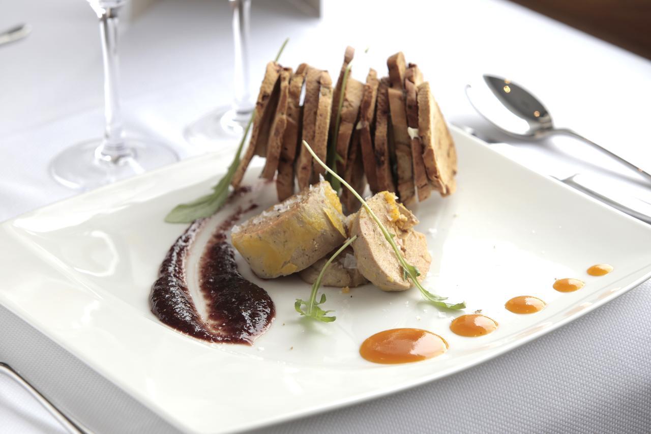Malkorra Hotel & Restaurant Ирун Екстериор снимка