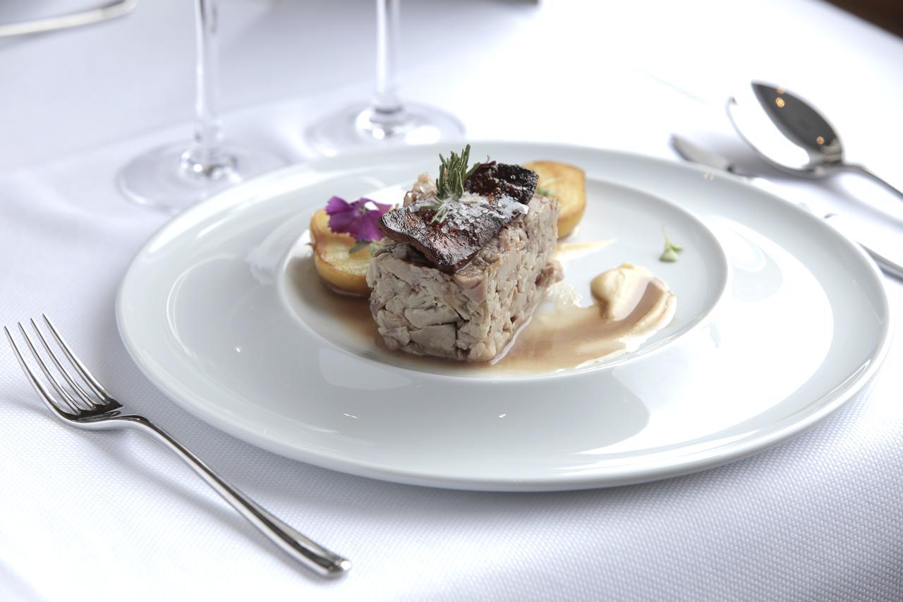 Malkorra Hotel & Restaurant Ирун Екстериор снимка